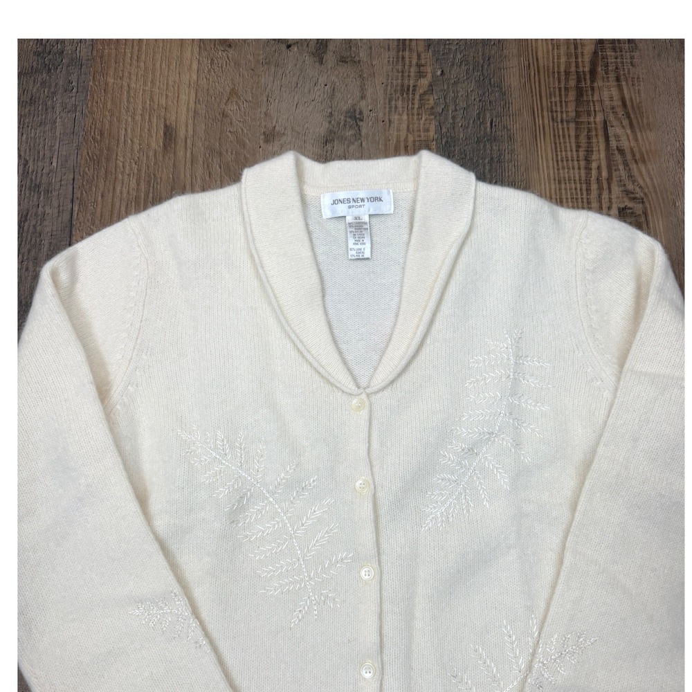 Vintage Y2K Jones New York Women XL Cream Hand Embroidered Shawl Collar Sweater